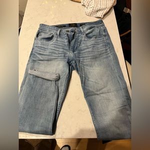 Buckle light wash jeans 31x32